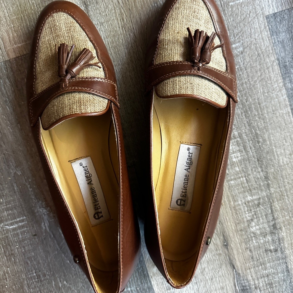 Vintage womens leather loafers